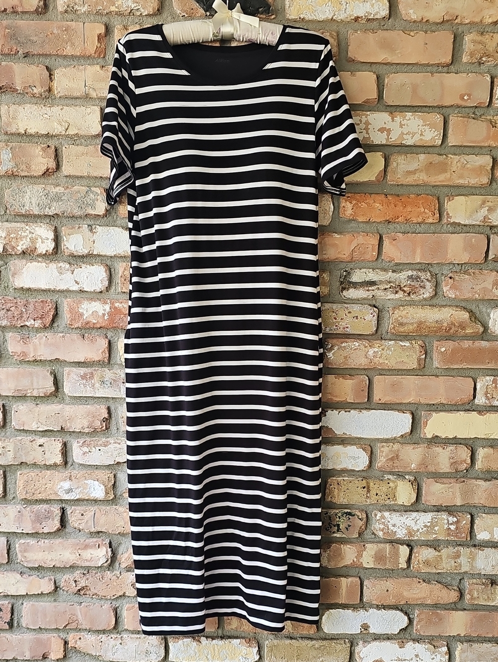 Uniqlo AIRism Striped Short Sleeved Midi Dress